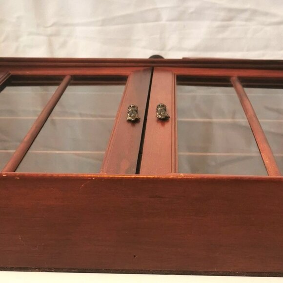 1960s Solid Wood Curio Cabinet w/ Teardrop Brass Pull AND 8 Vintage Knick-Knacks - Picture 3 of 13